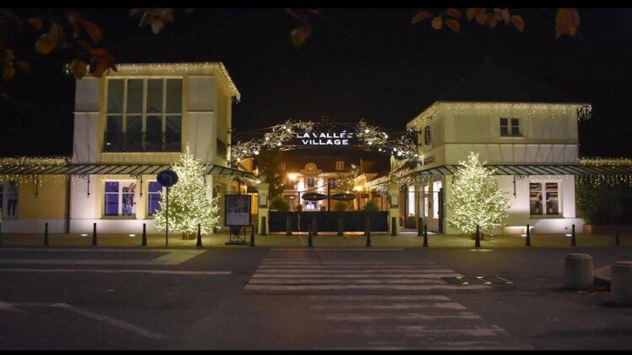 Studio A 1 Kilometre De Disneyland Paris Монтеврен Экстерьер фото